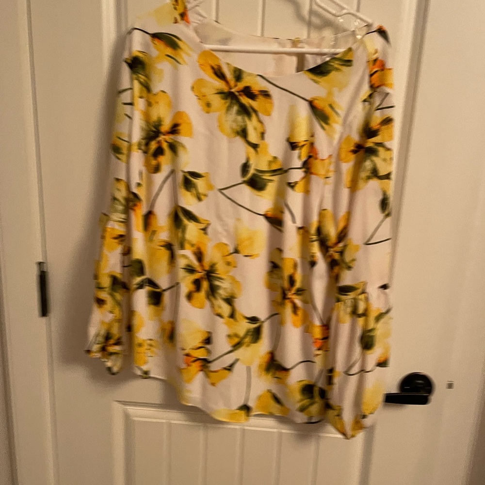 Yellow top - Picture 2 of 7